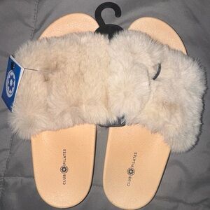 Club Pilates faux Fur Slippers